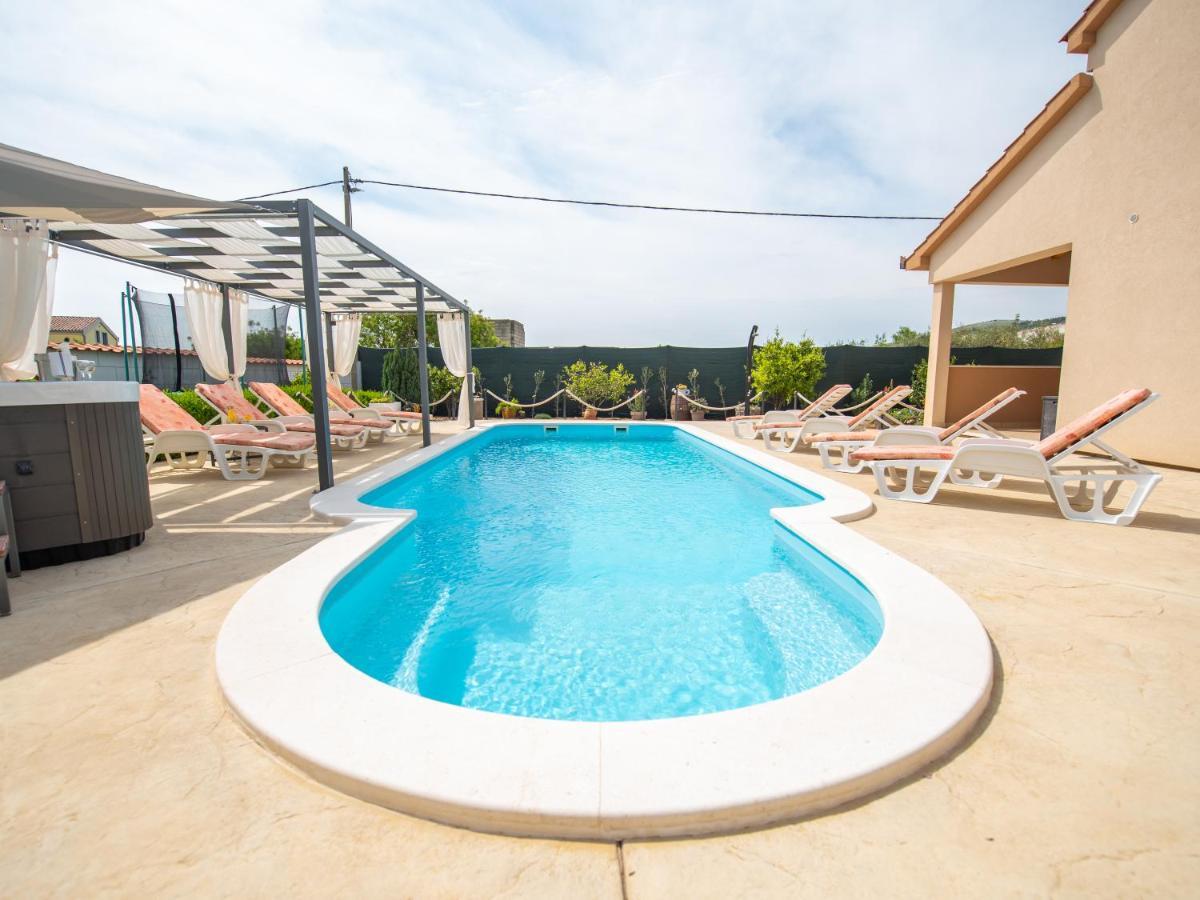 Beautiful Holiday Home "Villa Luka" Kastel Stafilic Екстер'єр фото