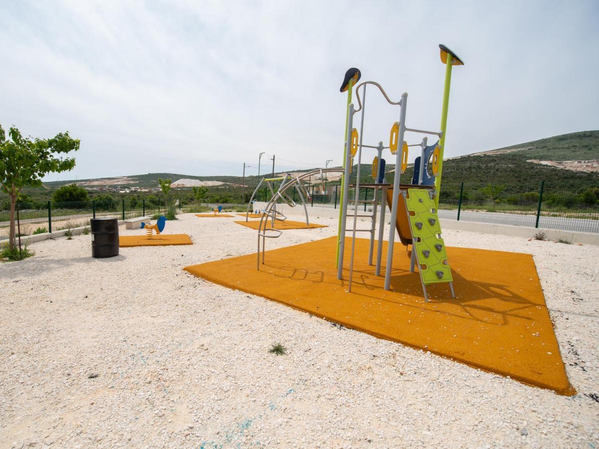 Beautiful Holiday Home "Villa Luka" Kastel Stafilic Екстер'єр фото