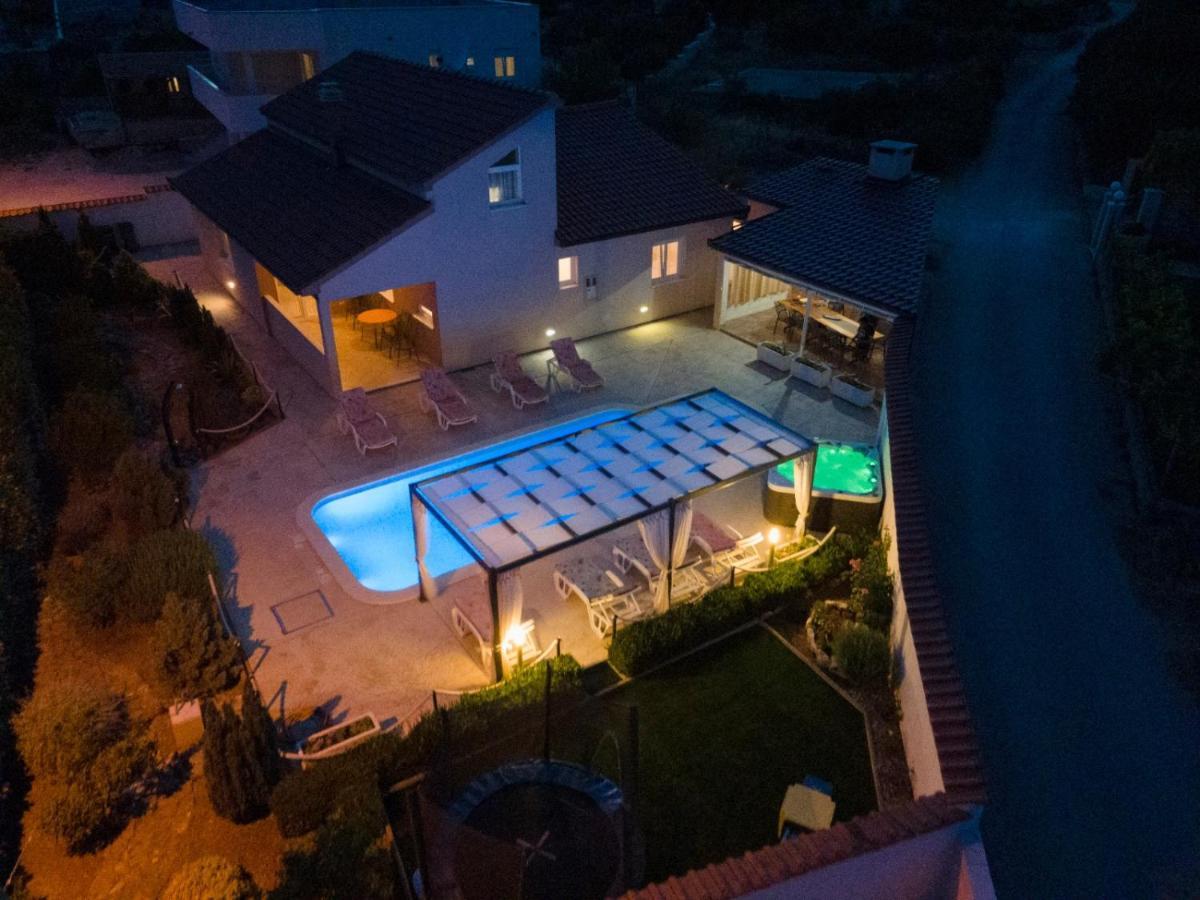 Beautiful Holiday Home "Villa Luka" Kastel Stafilic Екстер'єр фото
