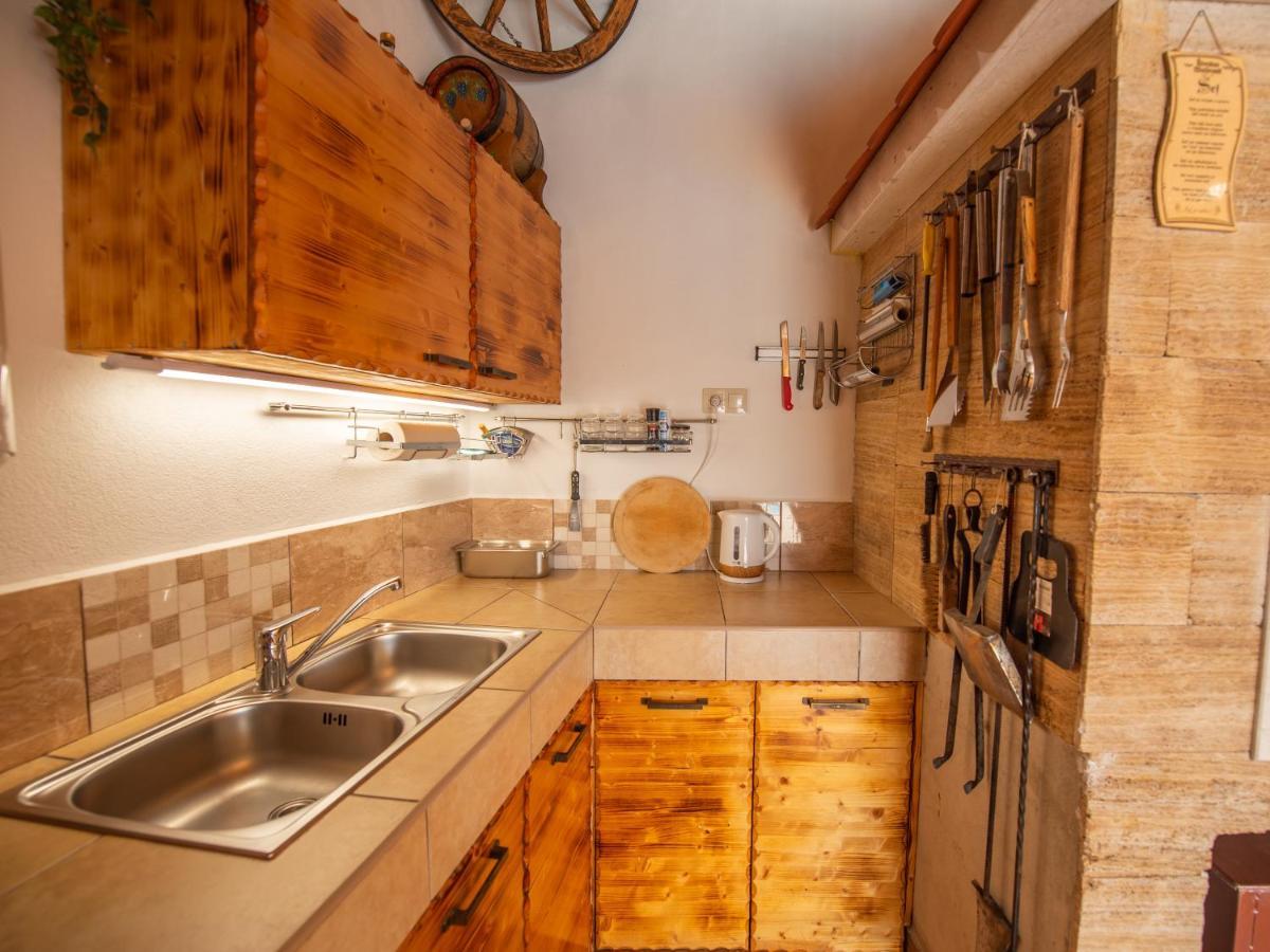 Beautiful Holiday Home "Villa Luka" Kastel Stafilic Екстер'єр фото