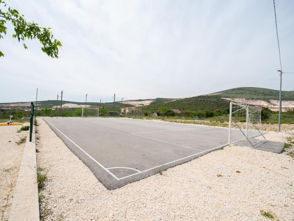 Beautiful Holiday Home "Villa Luka" Kastel Stafilic Екстер'єр фото