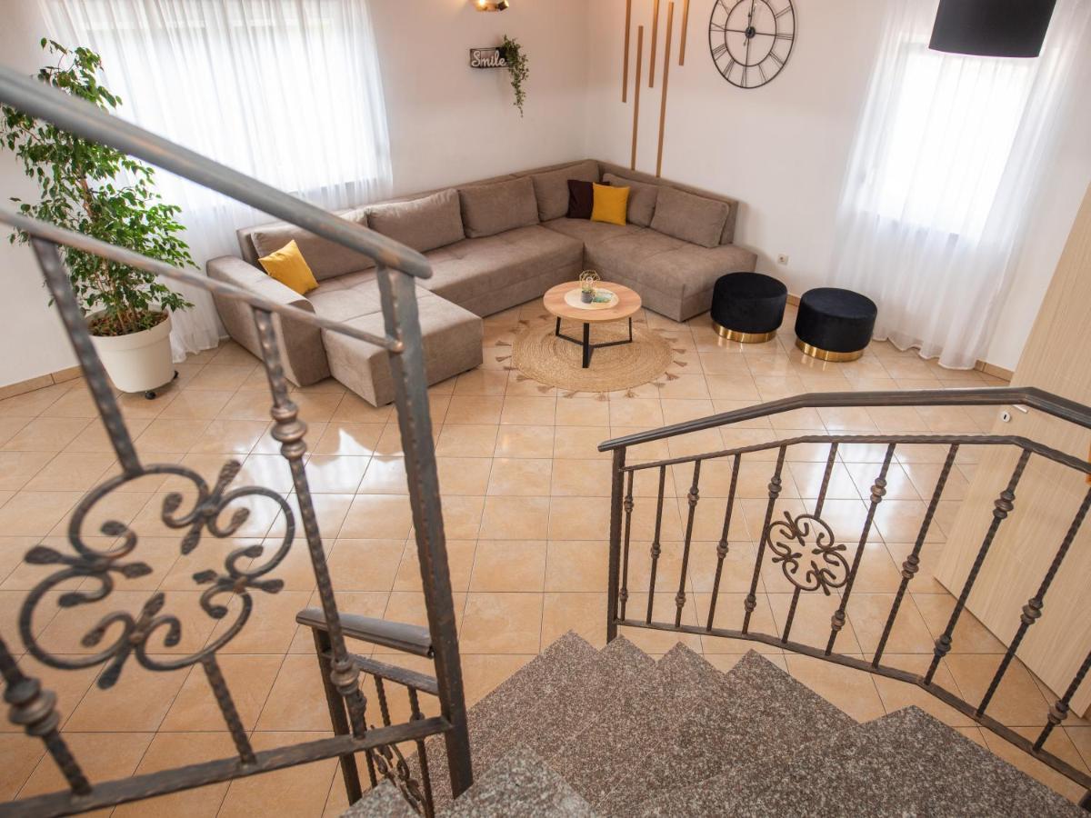 Beautiful Holiday Home "Villa Luka" Kastel Stafilic Екстер'єр фото